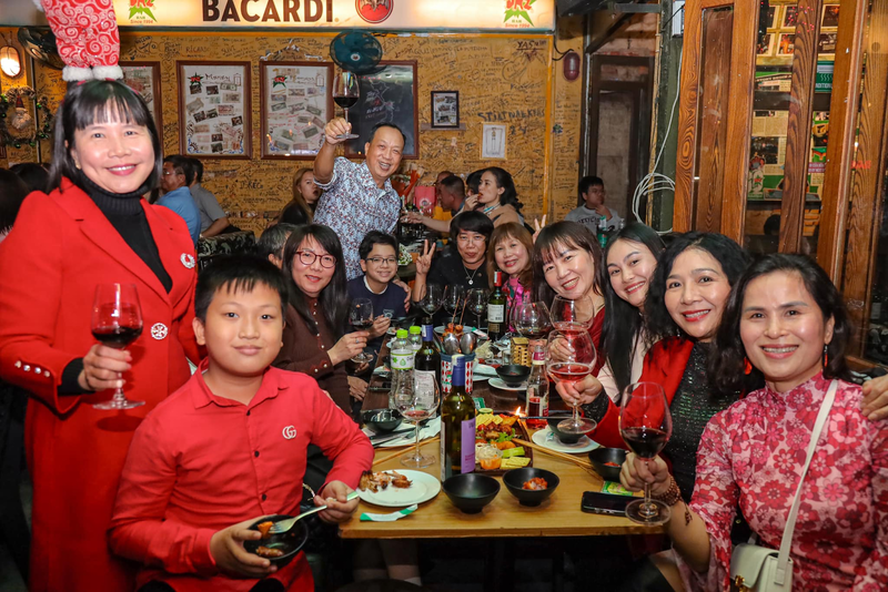 Đón tết tại DMZ Bar & Restaurant