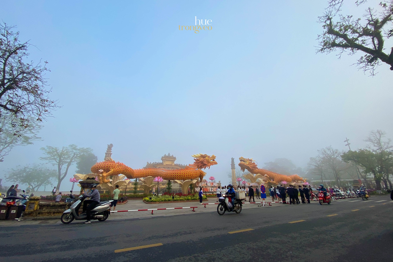 đi huế cùng bạn bè