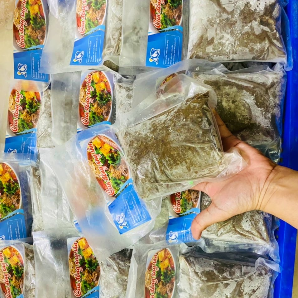 Hướng dẫn làm Lẩu Riêu Cua Đồng chua cay chuẩn vị, topping ngập tràn hấp dẫn