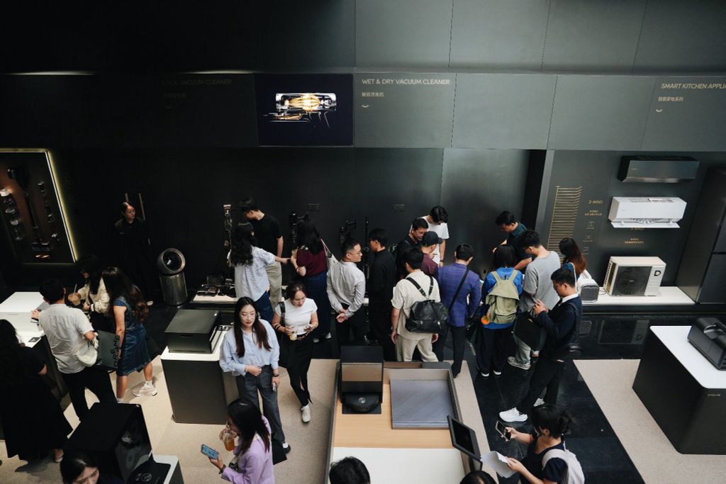 Smart-link cùng đối tác tham quan cửa hàng flagship Dreame tại Tô Châu, Trung Quốc