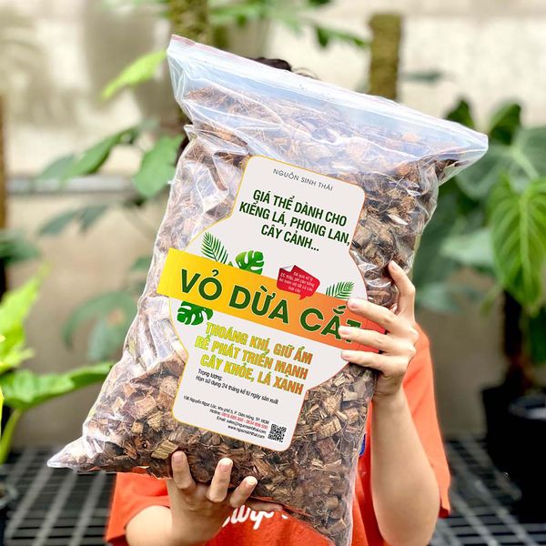 Vỏ xơ dừa cắt – Giá thể hữu cơ hoàn hảo cho hoa kiểng lá, phong lan và cây cảnh