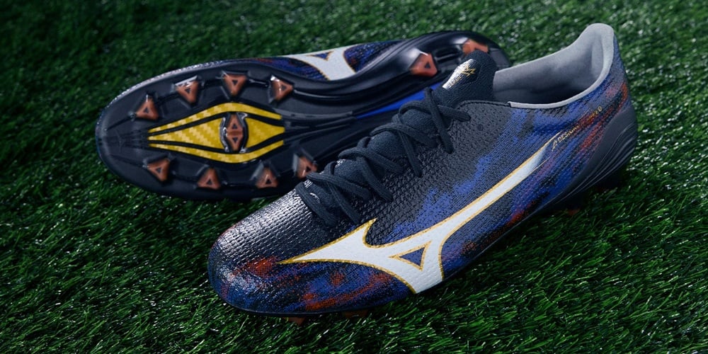 Giày đá bóng Mizuno Alpha 3 chính thức ra mắt: Vừa hơn - Nhanh hơn