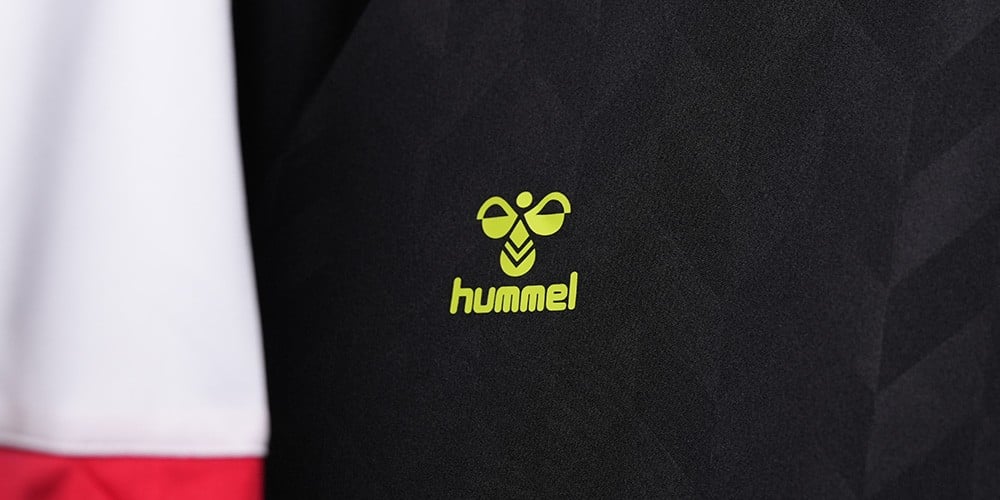 KHÁM PHÁ BỘ QUẦN ÁO BÓNG ĐÁ HUMMEL THẾ HỆ MỚI: ĐẲNG CẤP THỂ THAO ĐẾN TỪ ĐAN MẠCH