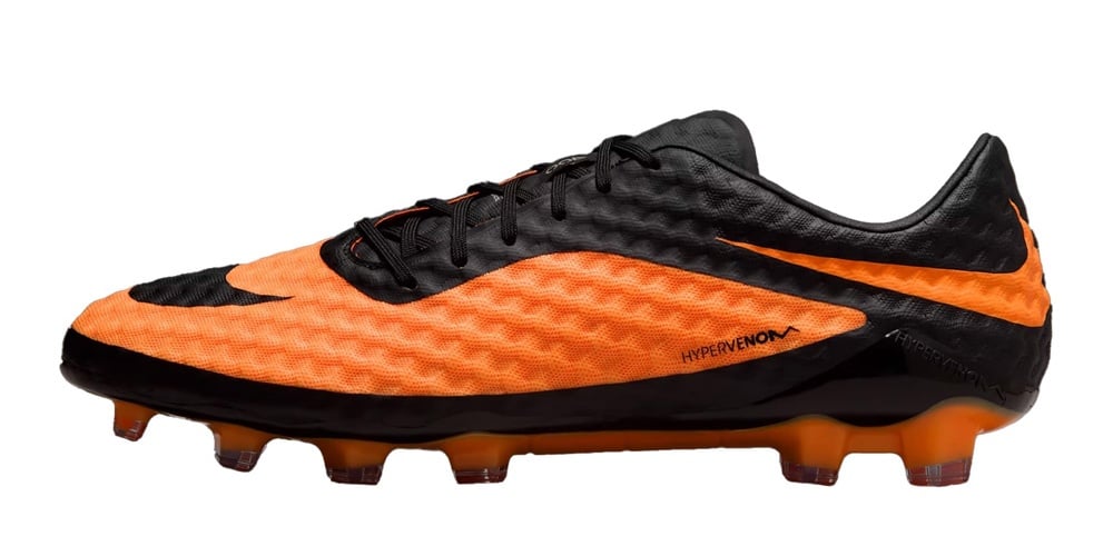 TOP 20 GIÀY ĐÁ BÓNG NỔI BẬT NHẤT NĂM 2025