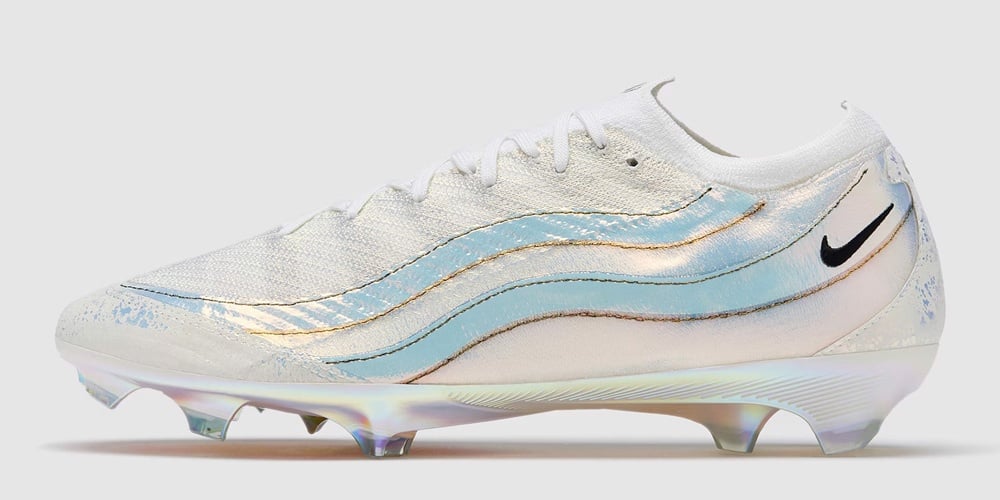 TOP 20 GIÀY ĐÁ BÓNG NỔI BẬT NHẤT NĂM 2025