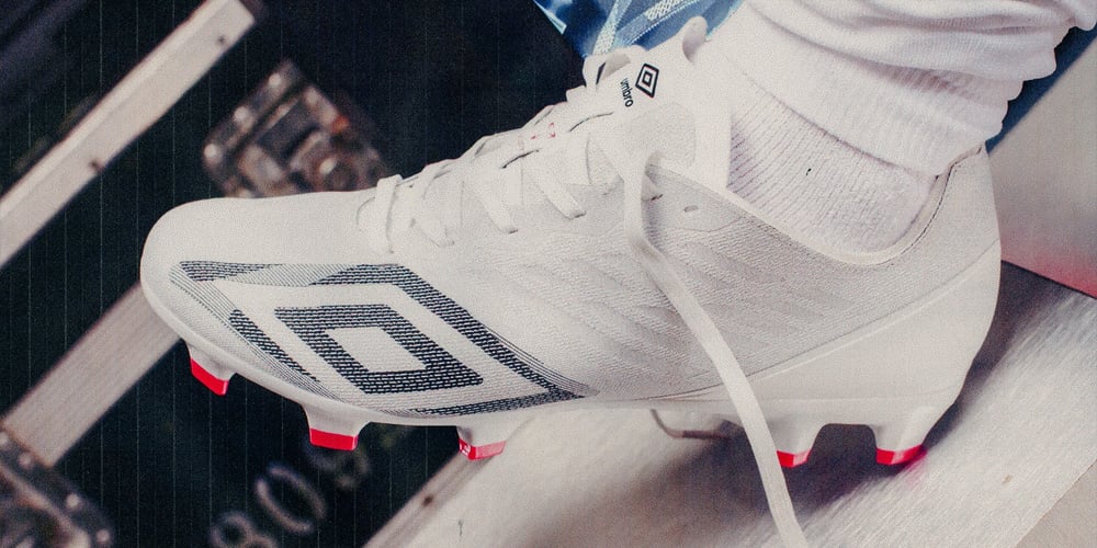 Umbro Velocita Decima – Giày bóng đá siêu nhẹ kỷ niệm 10 năm, dành cho tốc độ