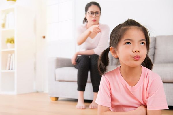 con bướng không nghe lời