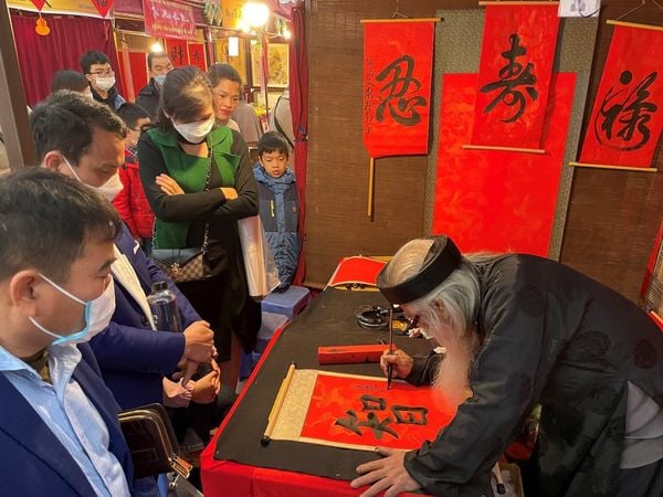 tết ở hà nội đi đâu chơi