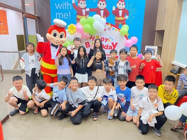 6. Nhà hàng Jollibee - Địa điểm tổ chức sinh nhật cho bé vui nhộn