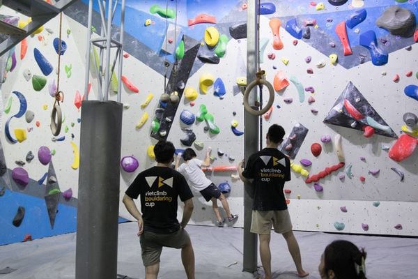 Sài gòn leo núi nhân tạo ở đâu