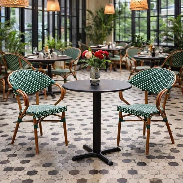 Bộ bàn ghế cafe ngoài trời cung cấp bởi Nội Thất Luxvie (Nguồn: Nội Thất Luxvie)