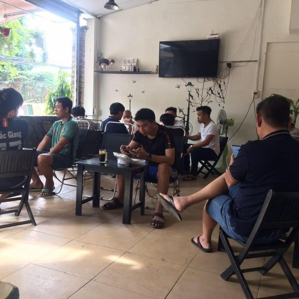 lựa chọn ghế cafe phù hợp