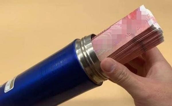 Giấu tiền vào lọ trống và bỏ vào tủ lạnh