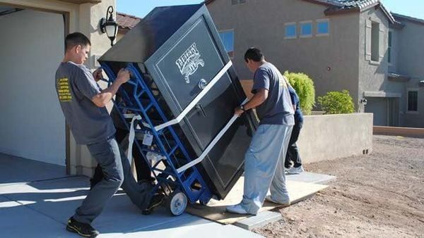 Chi Phí Vận Chuyển Lắp Đặt Két Sắt Lớn