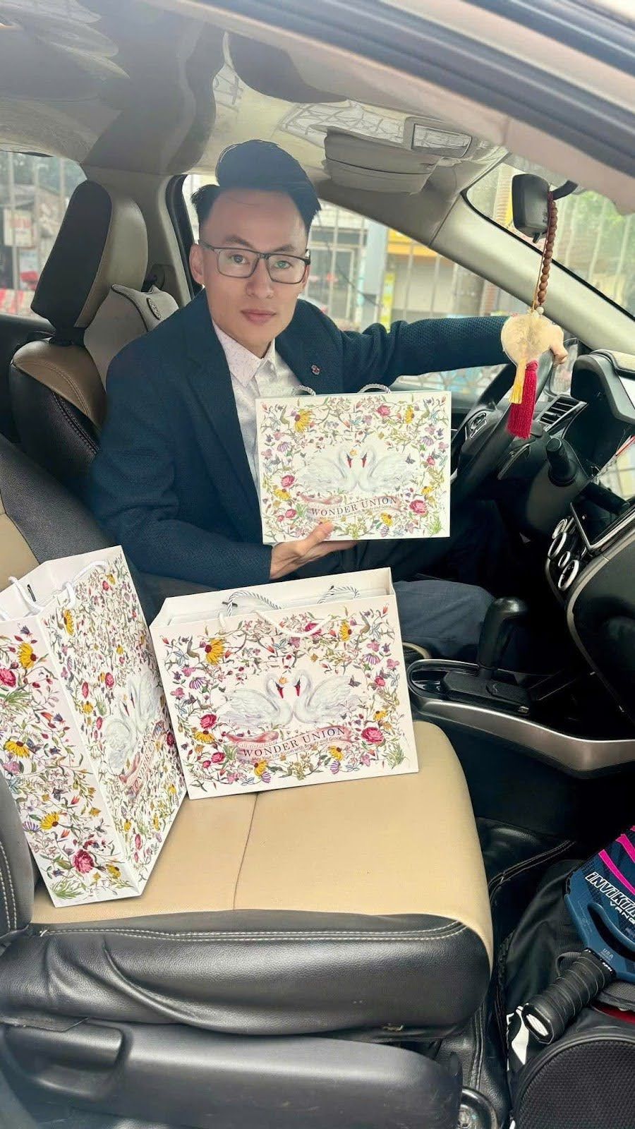 Bí quyết chọn hộp quà tinh tế phù hợp được mọi người yêu thích