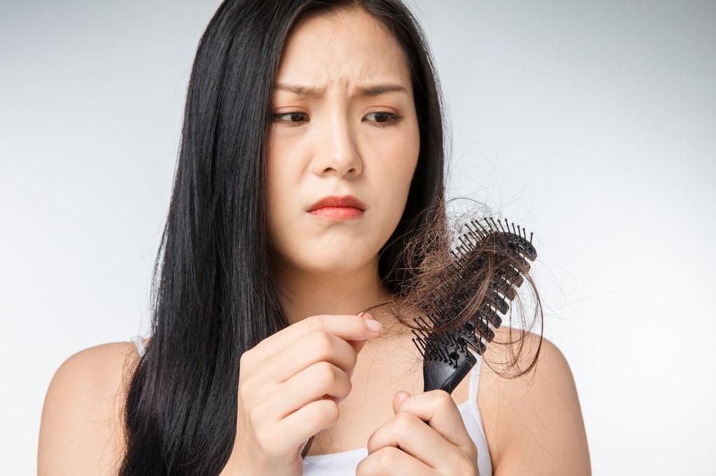 Tìm hiểu nguyên nhân phổ biến gây rụng tóc mùa lạnh