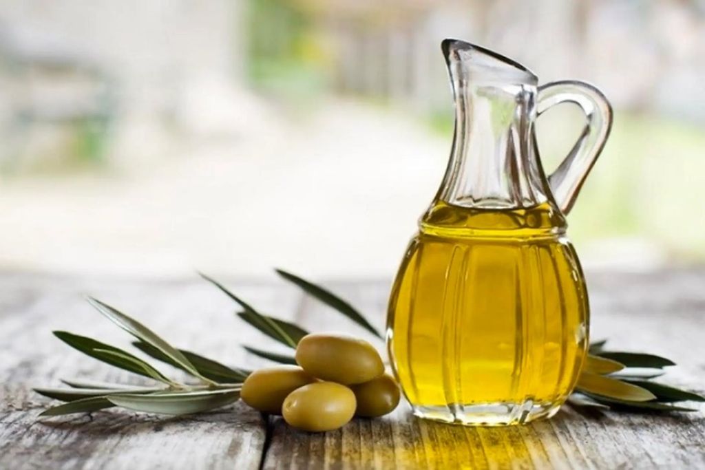 Bí quyết dưỡng tóc từ dầu oliu