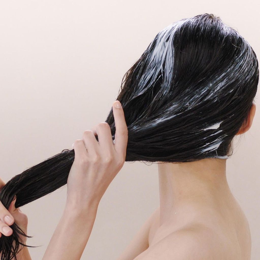 Ủ tóc là phương pháp hữu hiệu cho tóc hư tổn