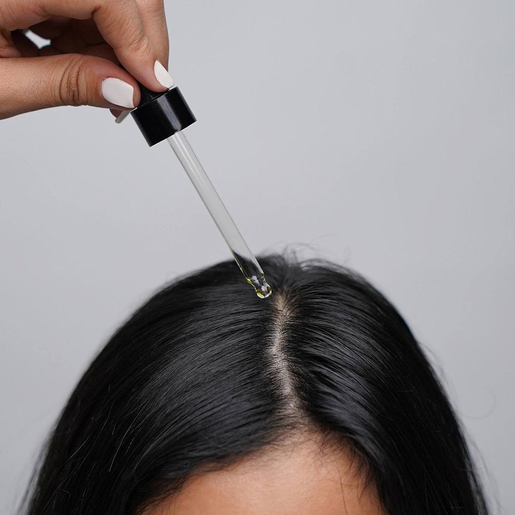 Serum dưỡng tóc loại nào tốt cho tóc bạc sớm?