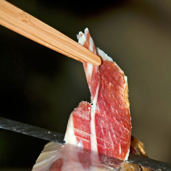 huong-vi-dam-da-den-tu-thit-muoi-cua-montesano