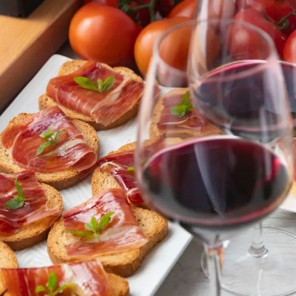 thuong-thuc-jamon-dung-dieu-cung-vang-do