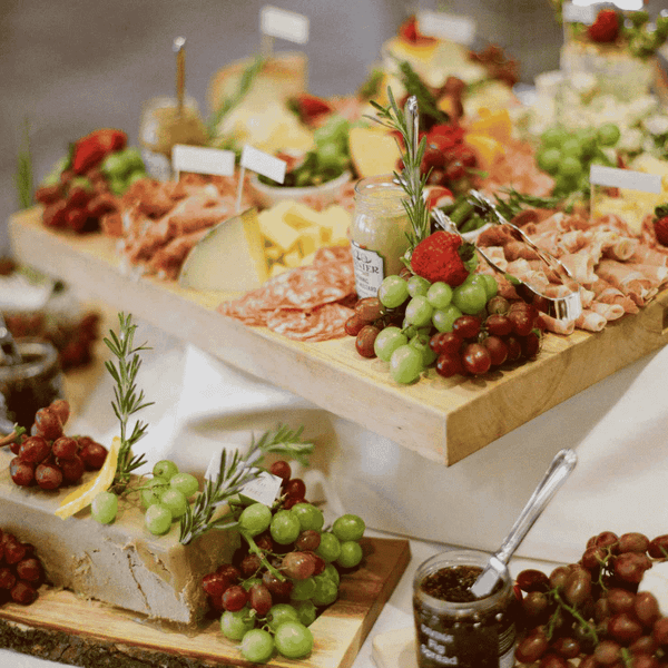 dui-heo-muoi-iberico-tiec-cuoi