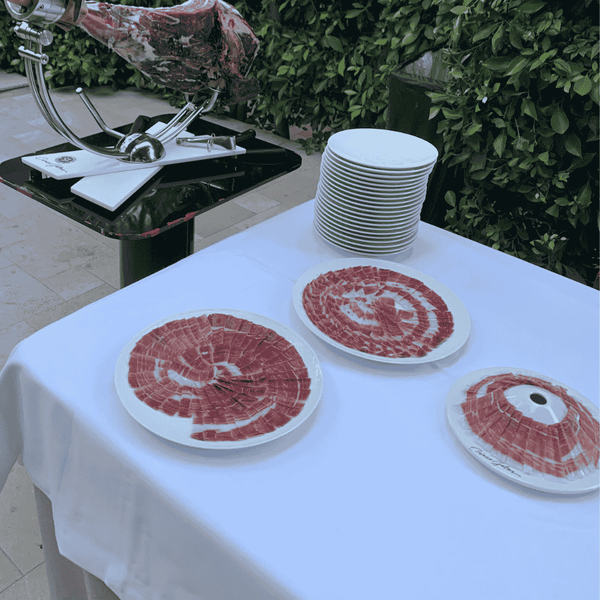 dui-heo-muoi-iberico-tiec-cuoi