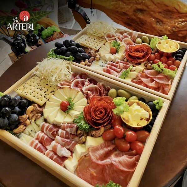 set charcuterie