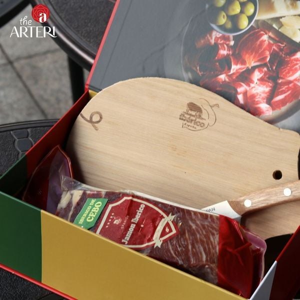 qua-tet-dui-heo-muoi-iberico-cebo