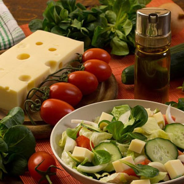 pho-mai-emmental-salad