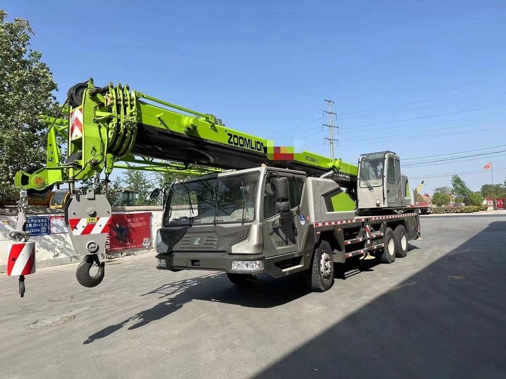 Phân khúc cẩu cũ 45 – 50 Tấn: Sức Mạnh Cho Công Trình Vừa & Lớn