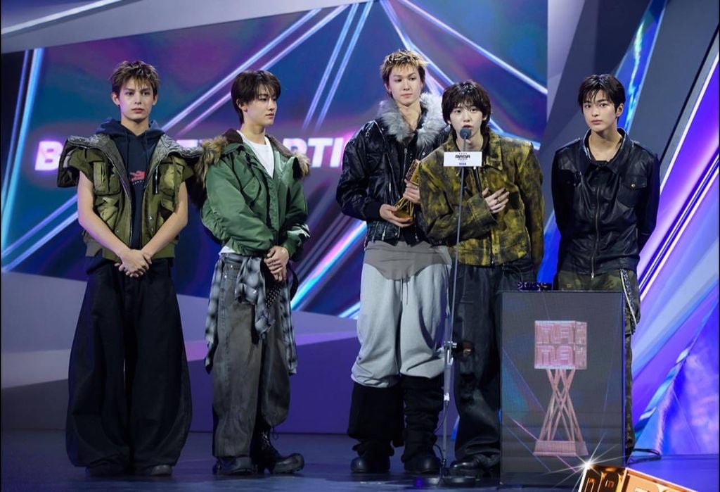 CORTIS EP debut Color Outside the Lines – Thành tích bùng nổ