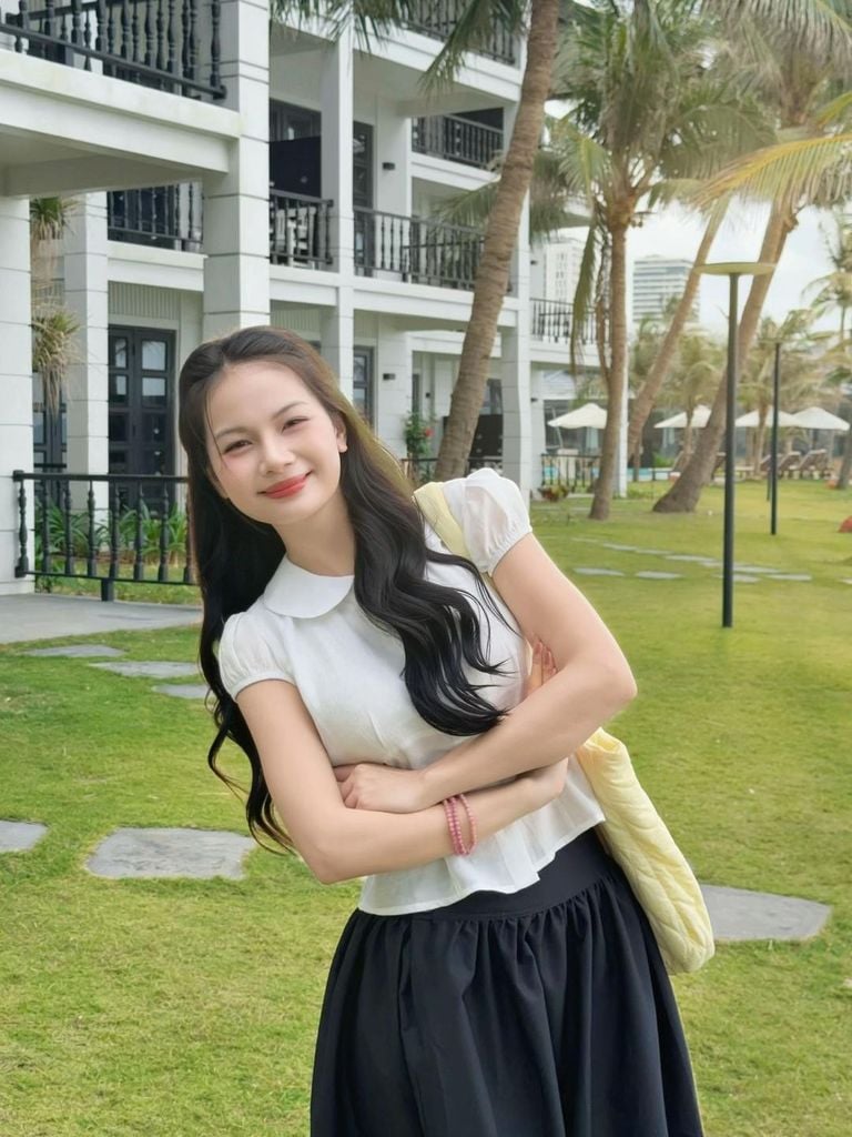 ViruSs và Thảo Đây xuất hiện thân mật tại Quy Nhơn