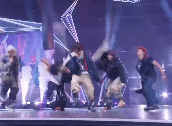 CORTIS biểu diễn GO! tại MAMA 2025 – Năng lượng bùng nổ