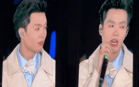 Negav khóc nức nở trên sân khấu concert Anh Trai Say Hi TP.HCM