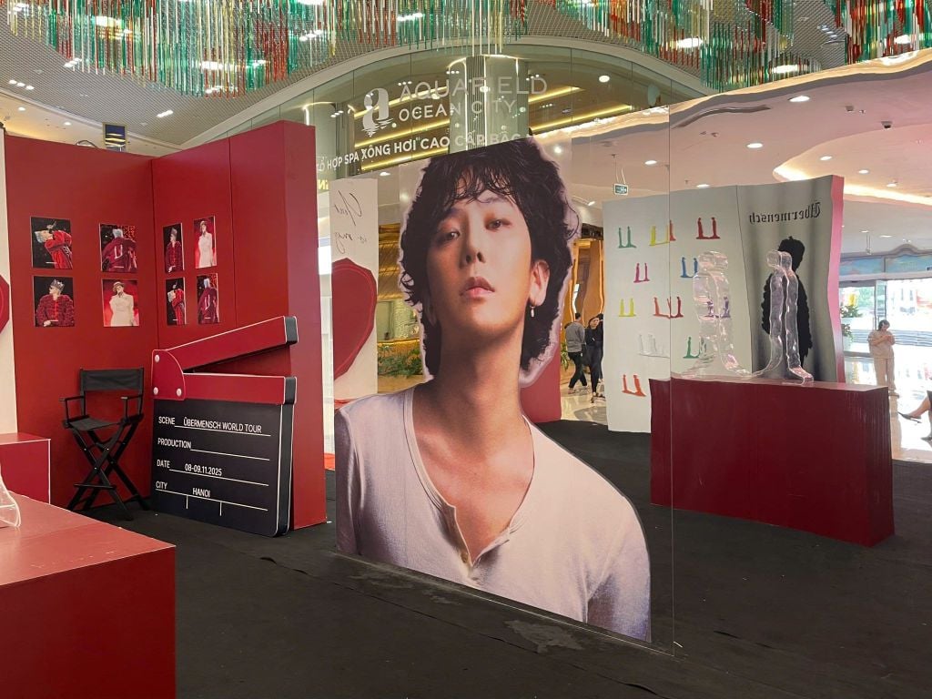 check-in booth cho fan G-Dragon concert 2025 tại Vincom Ocean Park 2