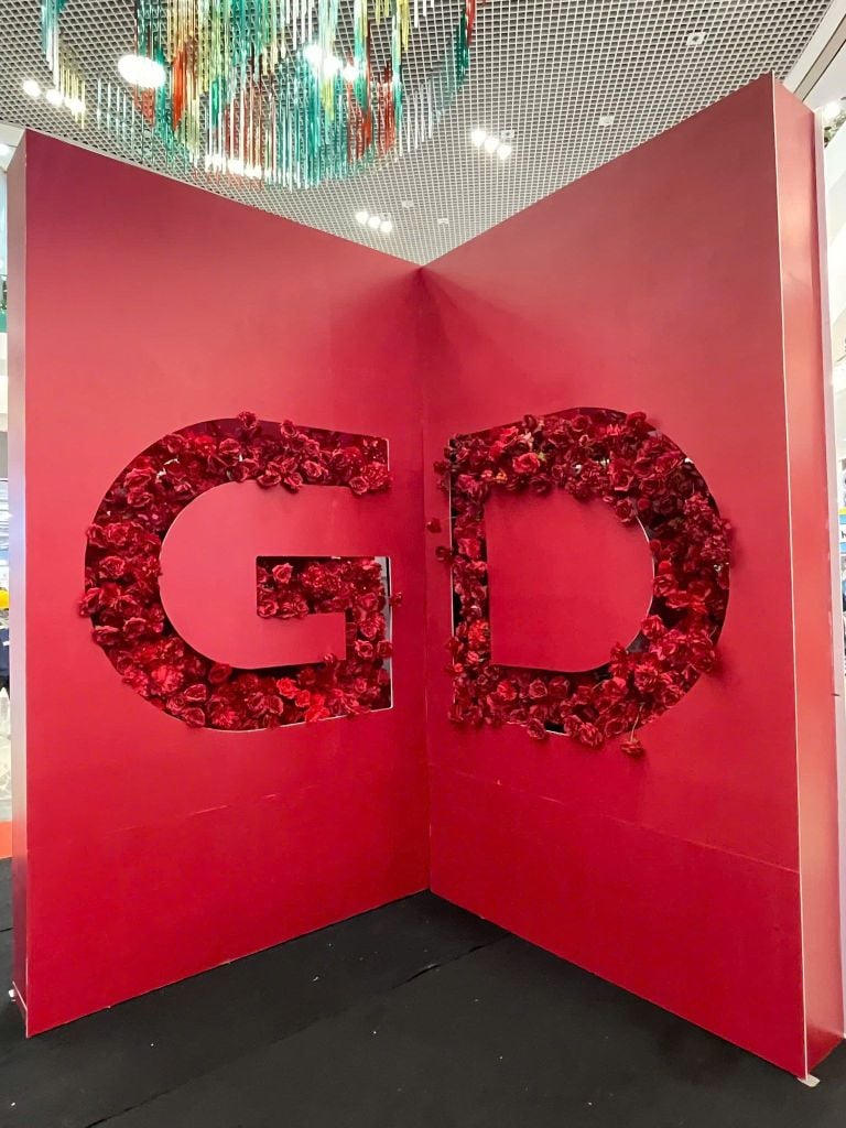 check-in booth cho fan G-Dragon concert 2025 tại Vincom Ocean Park 2