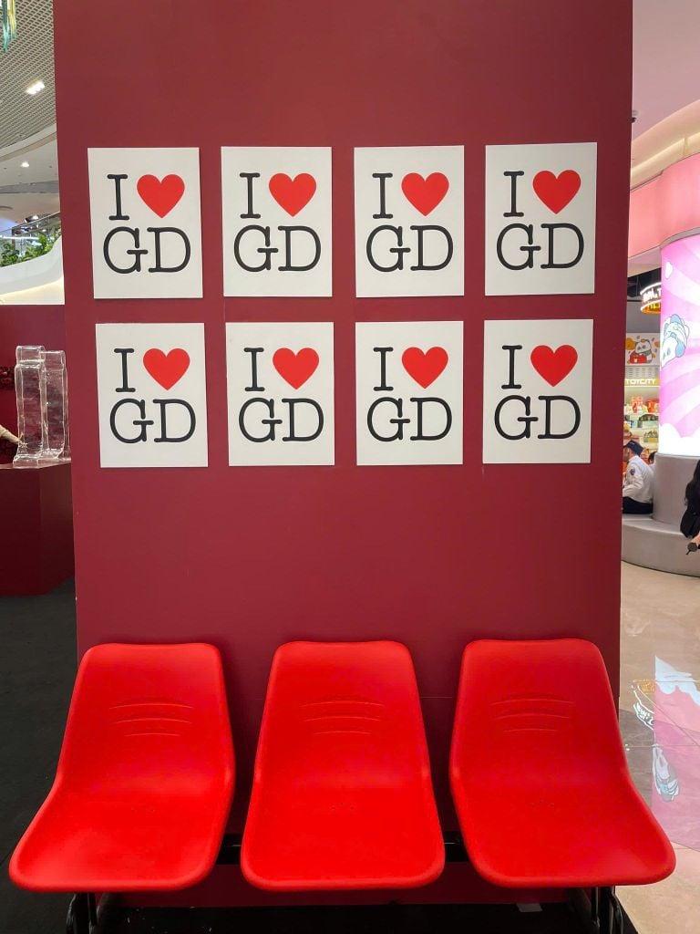 check-in booth cho fan G-Dragon concert 2025 tại Vincom Ocean Park 2