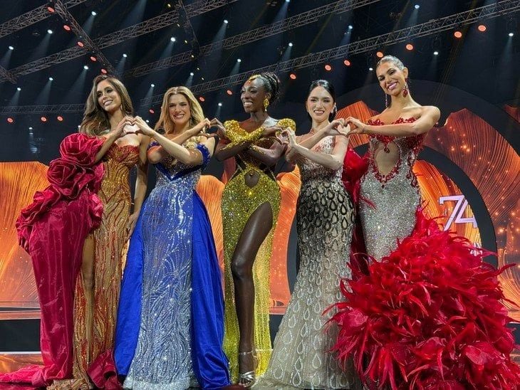 Hương Giang trình diễn bán kết Miss Universe 2025