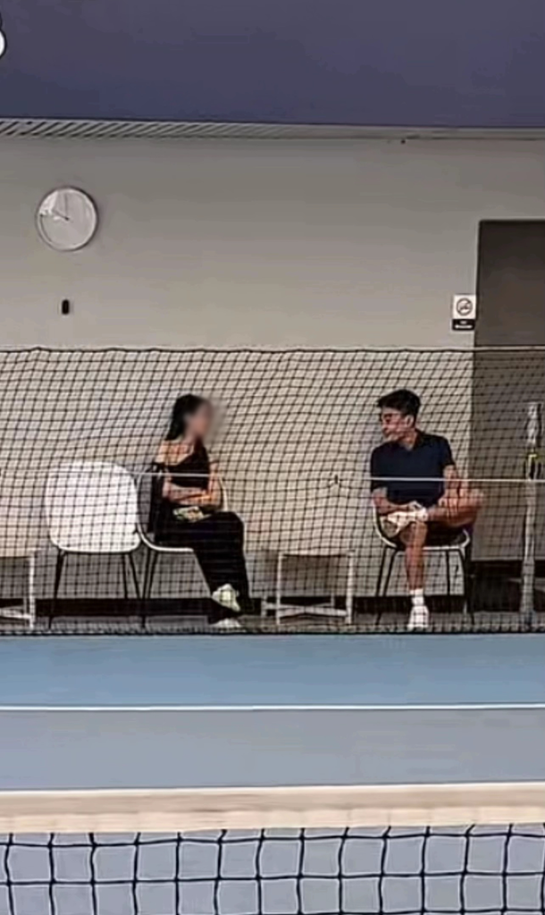 Duy Nhỏ xuất hiện cùng cô gái lạ tại sân pickleball gây chú ý cộng đồng mạng