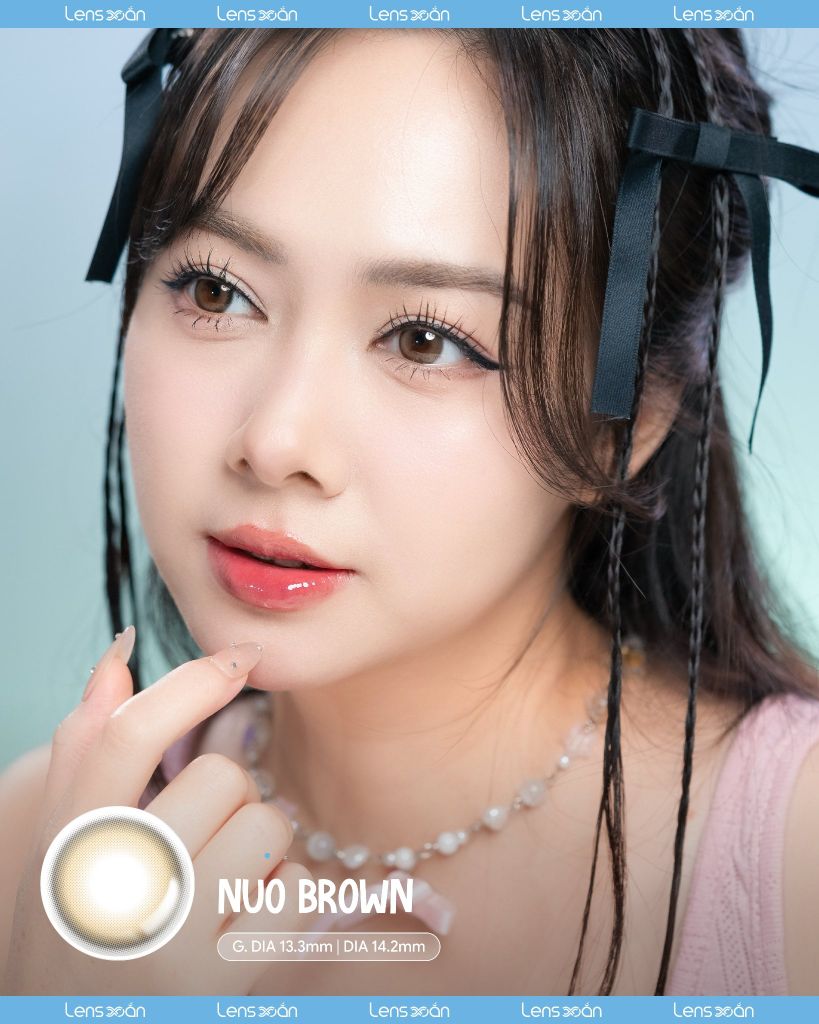 NUO Brown – Lens nâu cát lạnh tự nhiên không vân, viền blur nhẹ, đeo êm cho mắt nhạy cảm