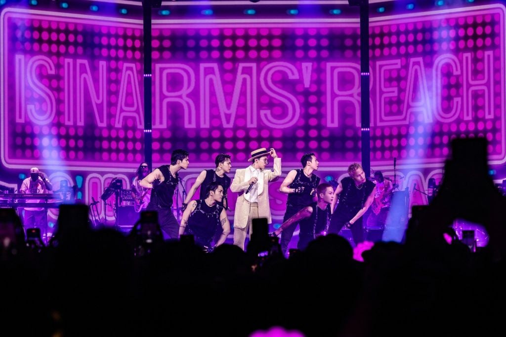 check-in booth cho fan G-Dragon concert 2025 tại Vincom Ocean Park 2