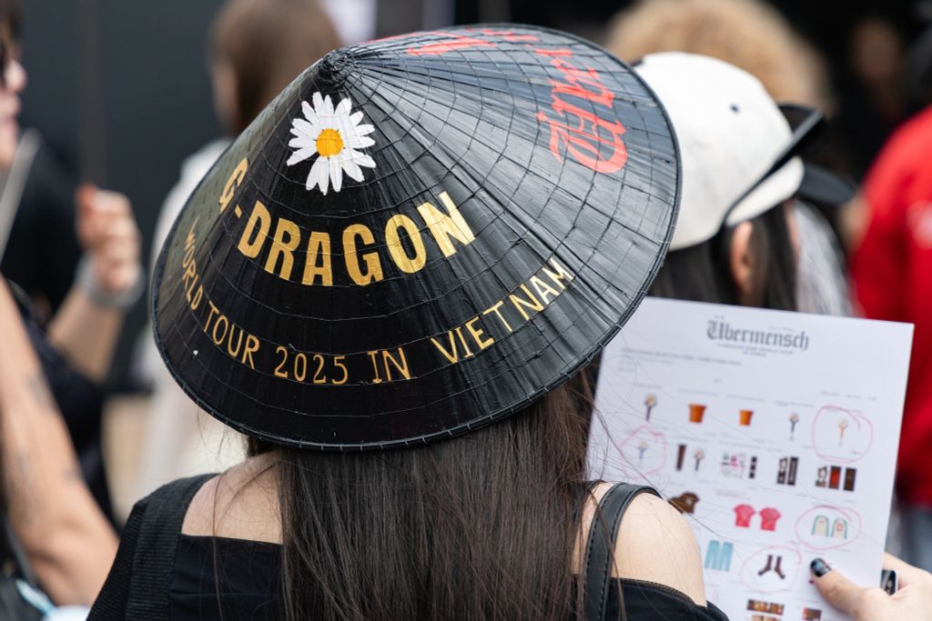 Outfit concert G-Dragon 2025 Hà Nội – Fan cháy hết mình tại Übermensch Hanoi