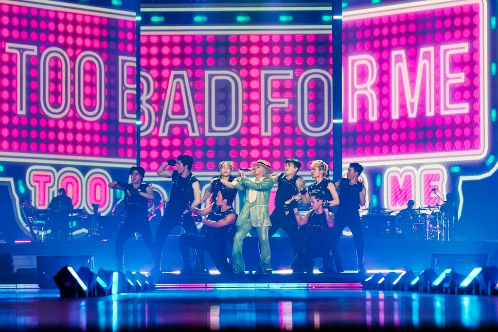 G-Dragon xác nhận mang concert Übermensch đến Hà Nội vào tháng 11/2025, poster chính thức.