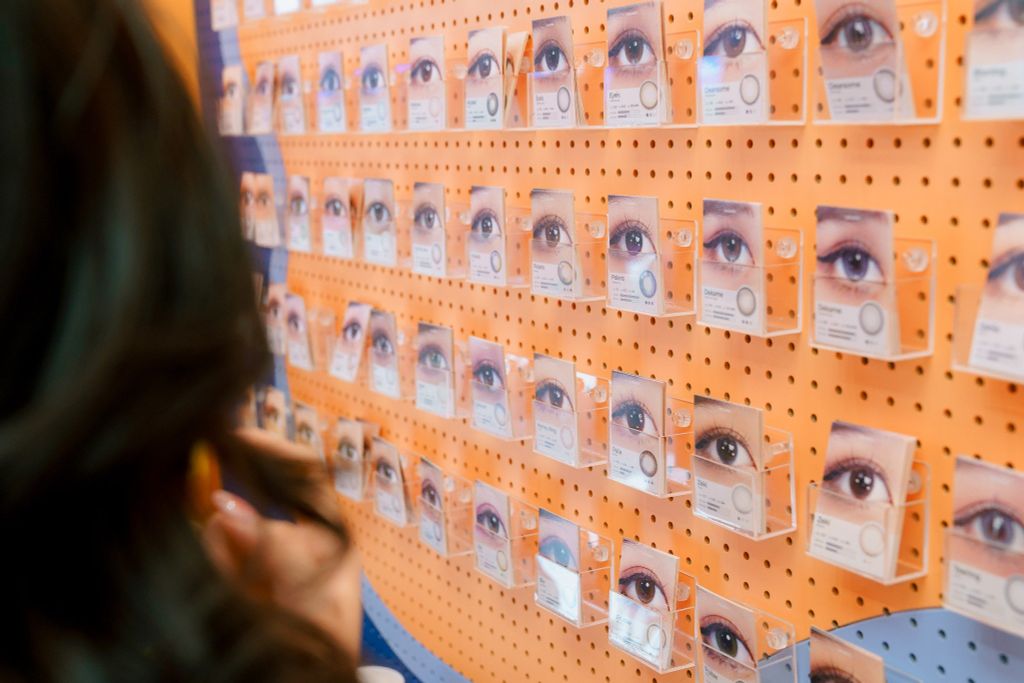 Tư vấn chọn size lens tại Lens Xoắn – Đo mắt miễn phí