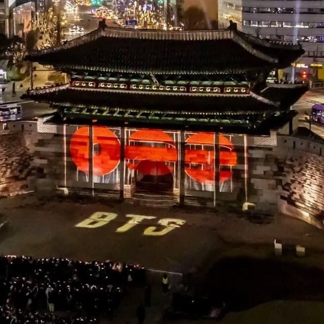 BTS concert Gwanghwamun 2026 sân khấu ARIRANG biển tím ARMY