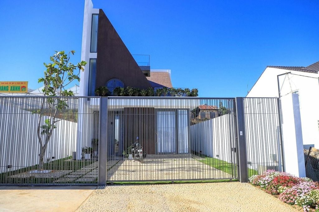 Tóc Tiên và Touliver trong hành trình 10 năm từ Ngày Mai đến chia tay văn minh