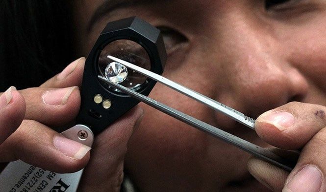At What Diamond Size Do You Get a Certificate, What Kind of Certification, and Where?