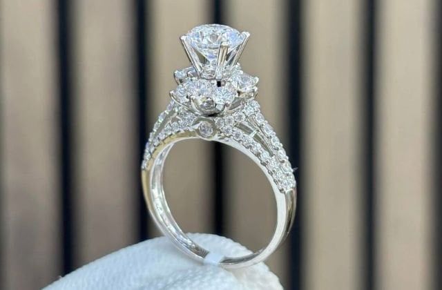 Where to buy a 2 billion diamond ring?