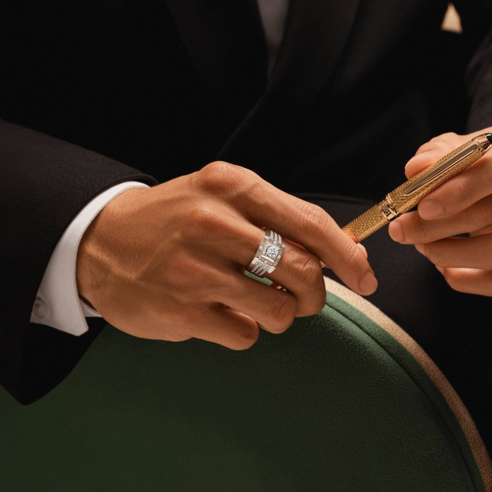 Thành tựu xứng đáng được ghi dấu bằng kim cương tiêu chuẩn cao